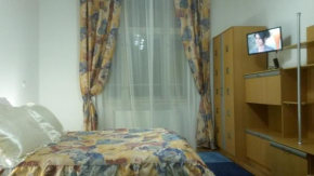 Lana Lo Apartments